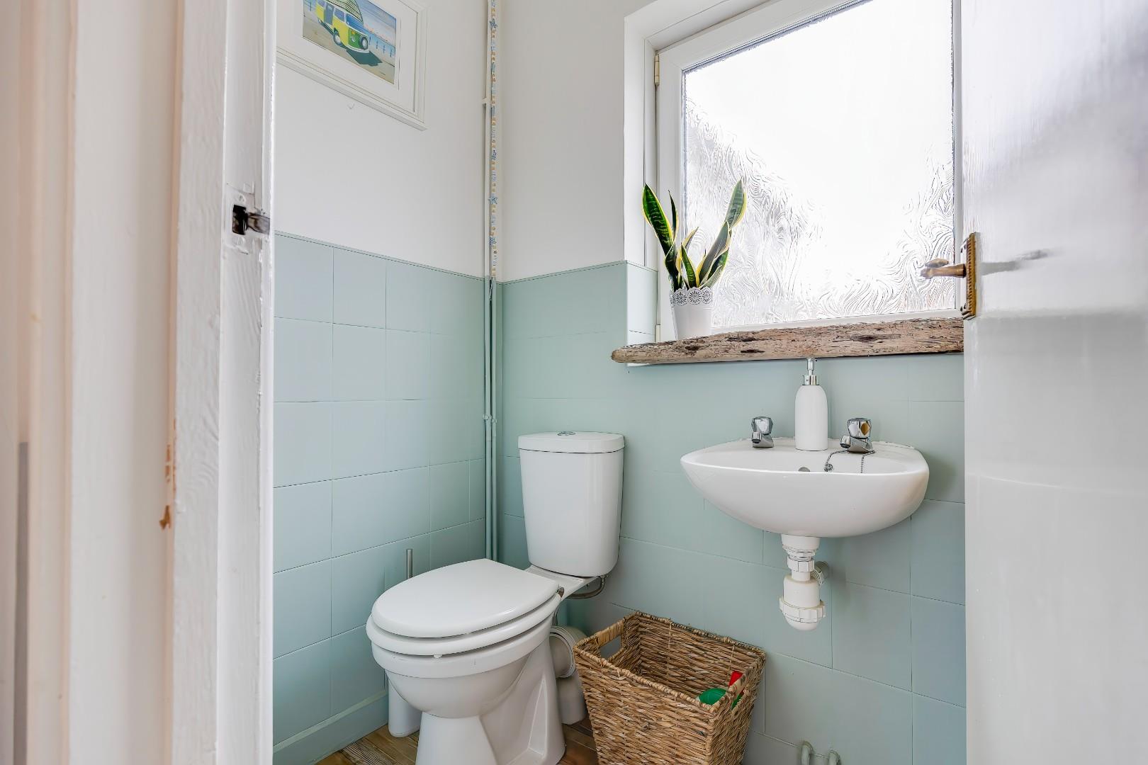 Seaview Drive, Ogmore-By-Sea, Vale of Glamorgan, CF32 0PB